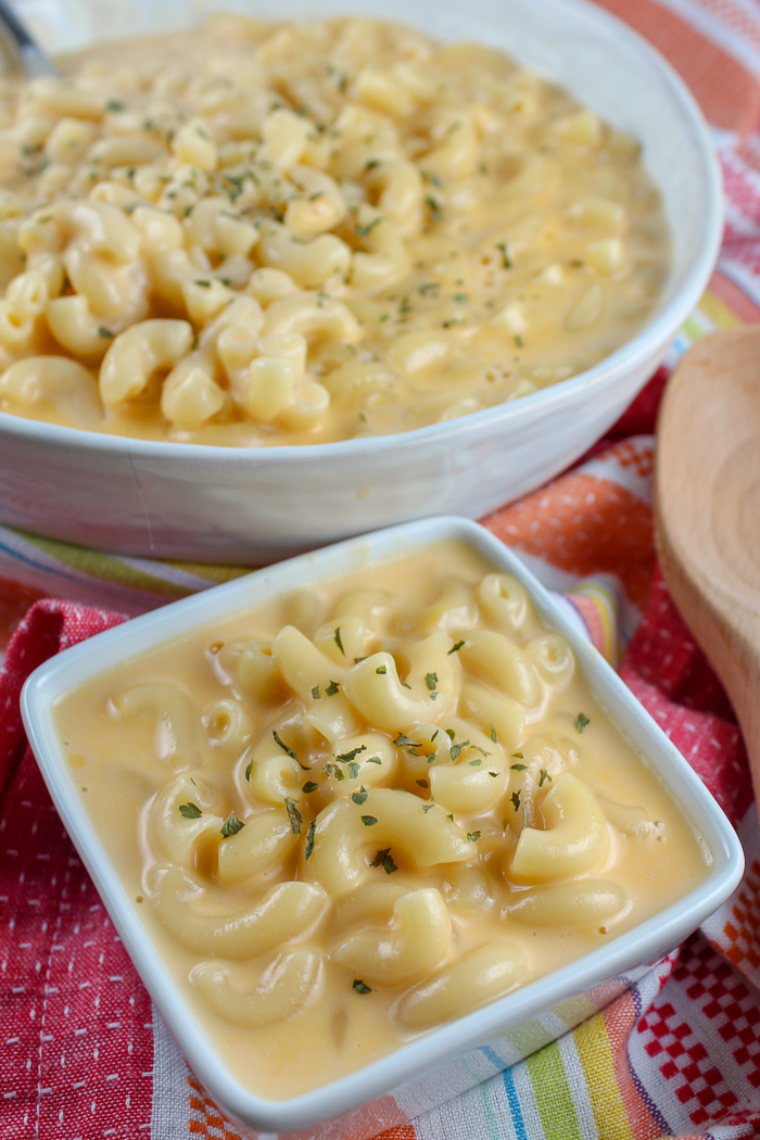 This 5 Ingredient Mac and Cheese is by far the creamiest macaroni and cheese you will ever try! It's really easy and one pot - I love it! Plus with only 5 ingredients - it will be on the table in just 20 minutes!