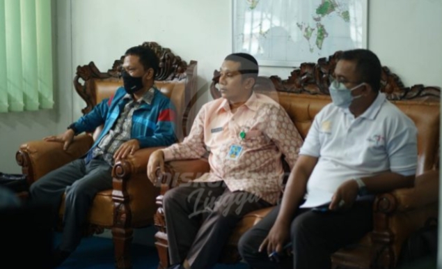 DPMPTSP Kabupaten Lingga Gelar Rapat Membahas Aplikasi SiCANTIK dengan Aplikasi SIMDA Pendapatan DPMPTSP Kabupaten Lingga Gelar Rapat Membahas Aplikasi SiCANTIK dengan Aplikasi SIMDA Pendapatan