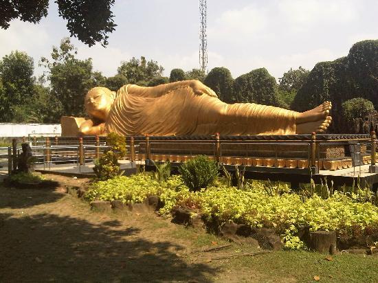 Patung buddha mojokerto trans surabaya travel