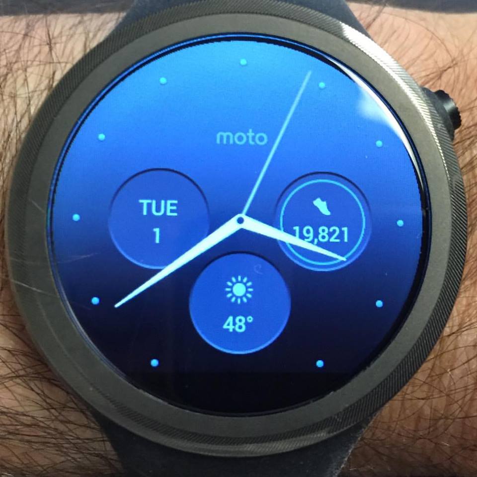Gear Review (and give away) The Moto 360 Sport Watch Dirty Old Sneakers