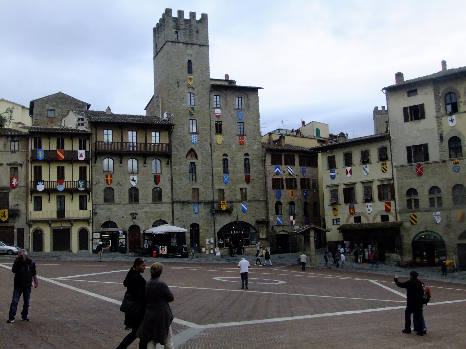 Площадь ареццо в брюсселе