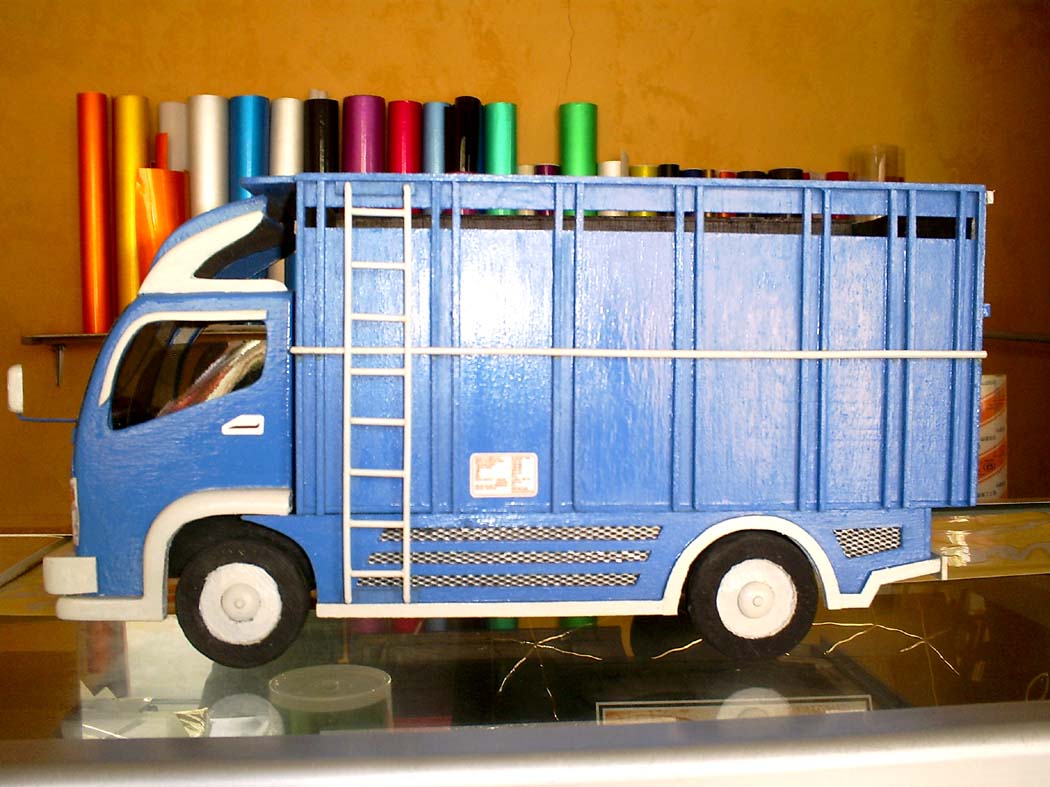 MINIATUR MOBIL  KAYU KEREN Miniatur Truck Mitsubishi  Biru 