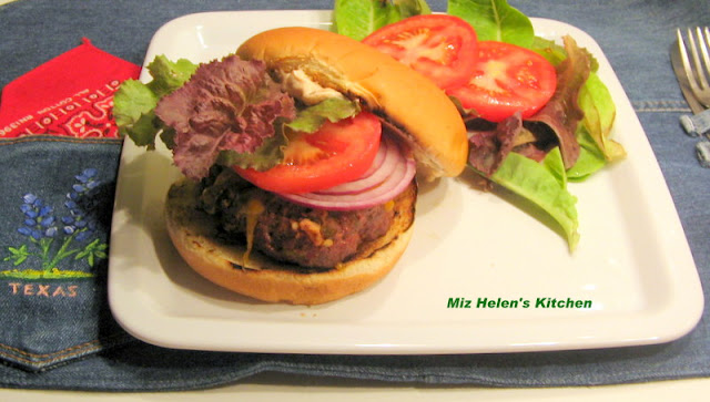 Green Chili Burger at Miz Helen's Country Cottage