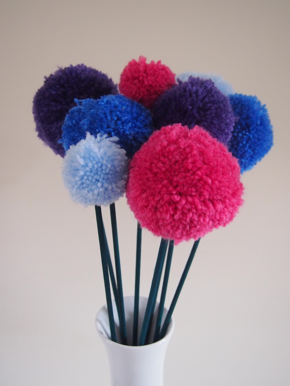 Nightingale & Dolittle Pom pom flowers