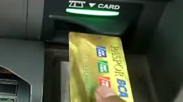 Cara Ambil Uang Di ATM BCA