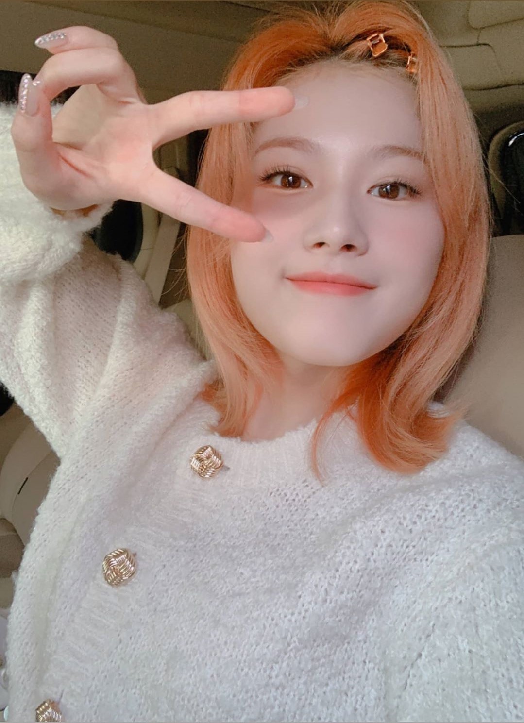 TWICE Sana pose for a pair of cute selfies! Twice Portal