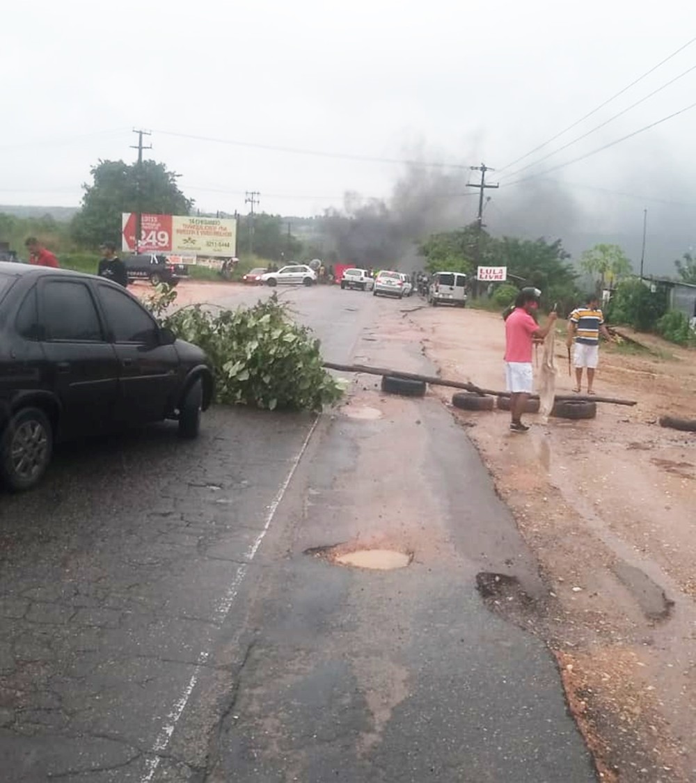 Protestos afetam transporte público e interdita rodovias no RN 5 404
