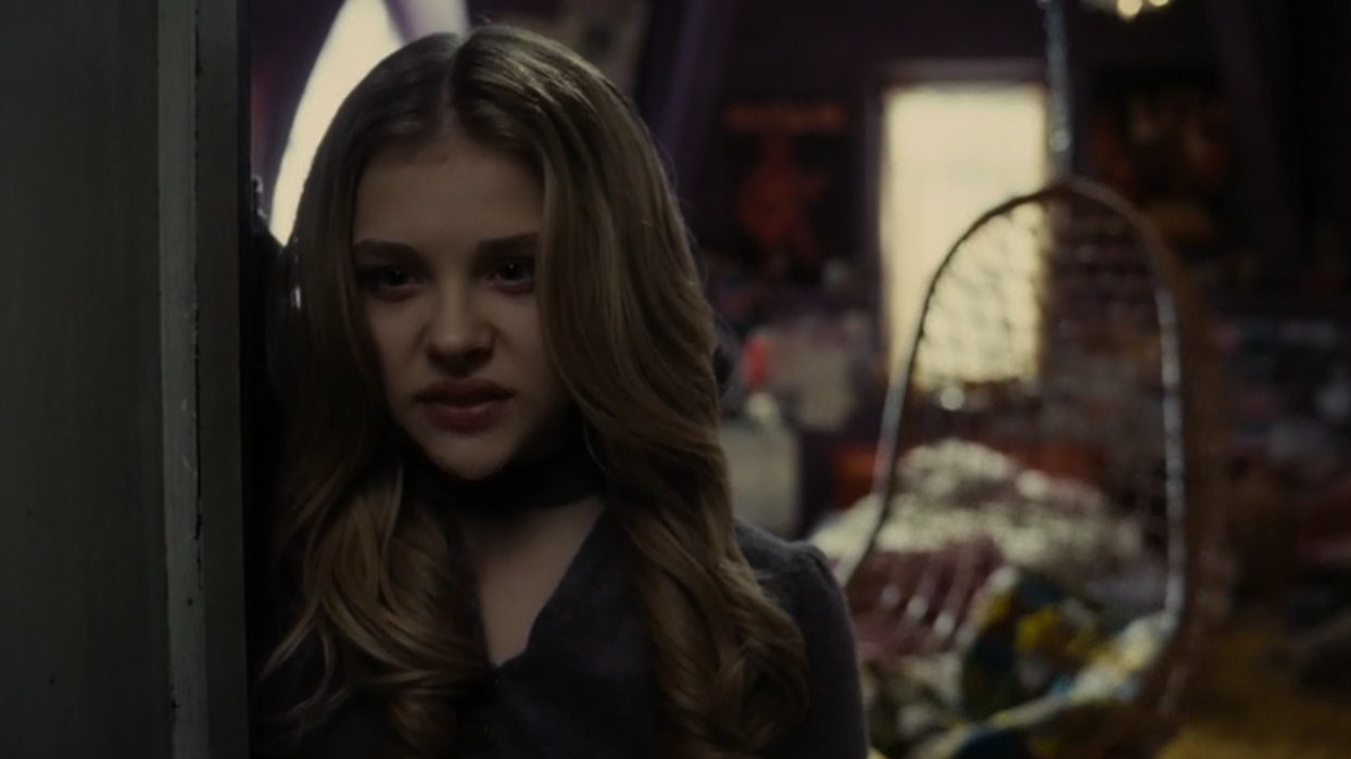 Horror Movies and Beer!: Chloë Grace Moretz hits Puberty in Dark