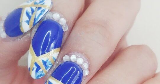 3. Hand-painted Greek pottery nails - wide 4