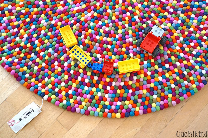 Cuchikind - Der Mama-DIY-Blog: Happy mit meinem neuen Filzkugelteppich