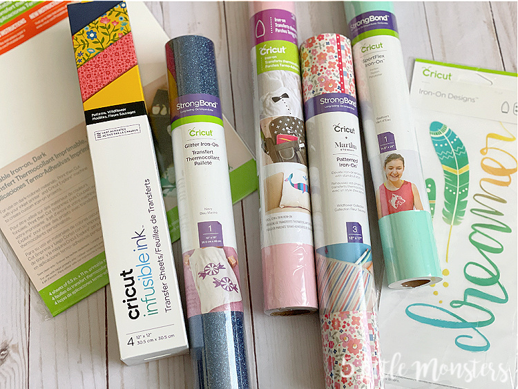 5 Little Monsters: All About Cricut Materials