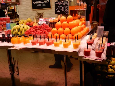 バレンシア中央市場（Mercado Central）果物販売