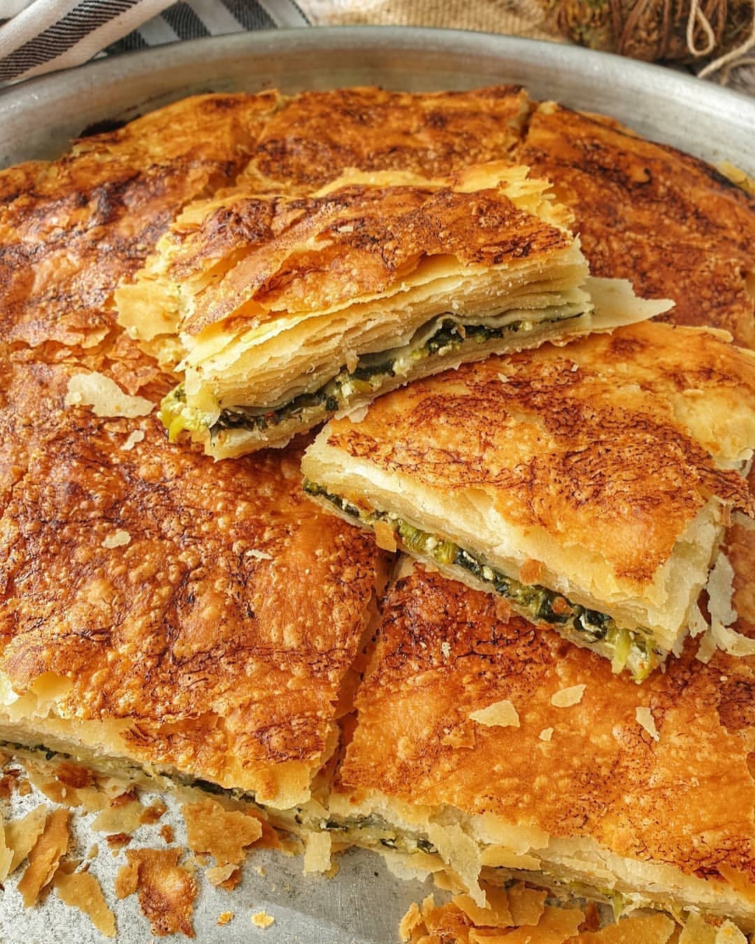 ıspanaklı açma börek