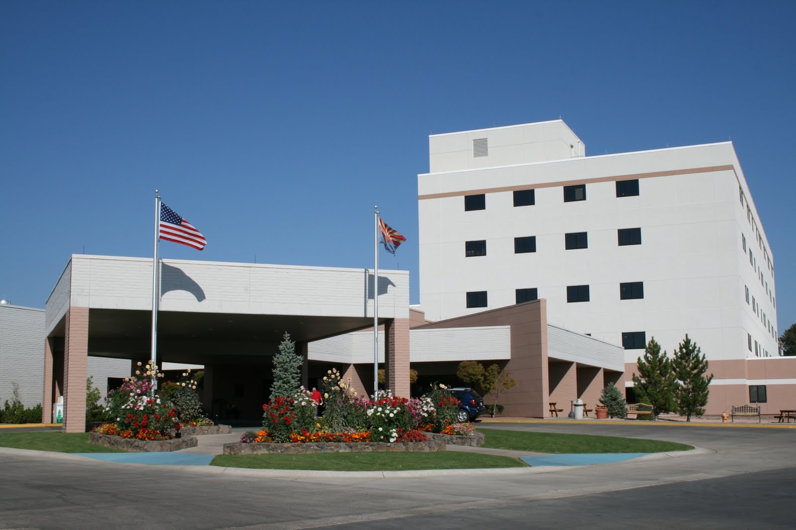 Laurie McCain Realty Torreon & White Mountain Real Estate Summit Healthcare Atrium Open House