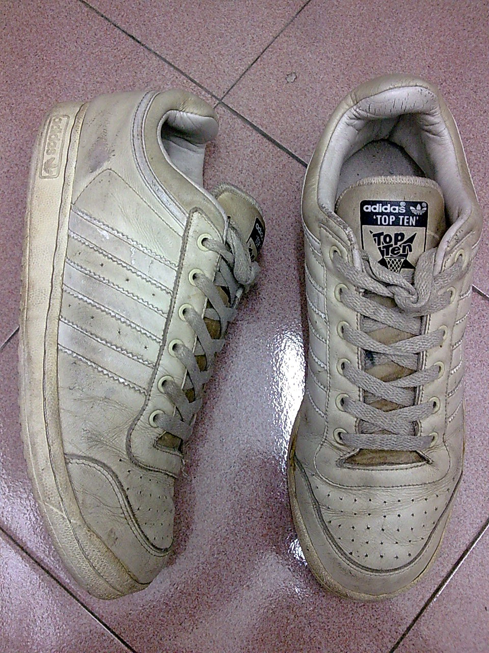 ADIDAS TOP TEN SHOES SIZE 9 (SOLD) different class bundle