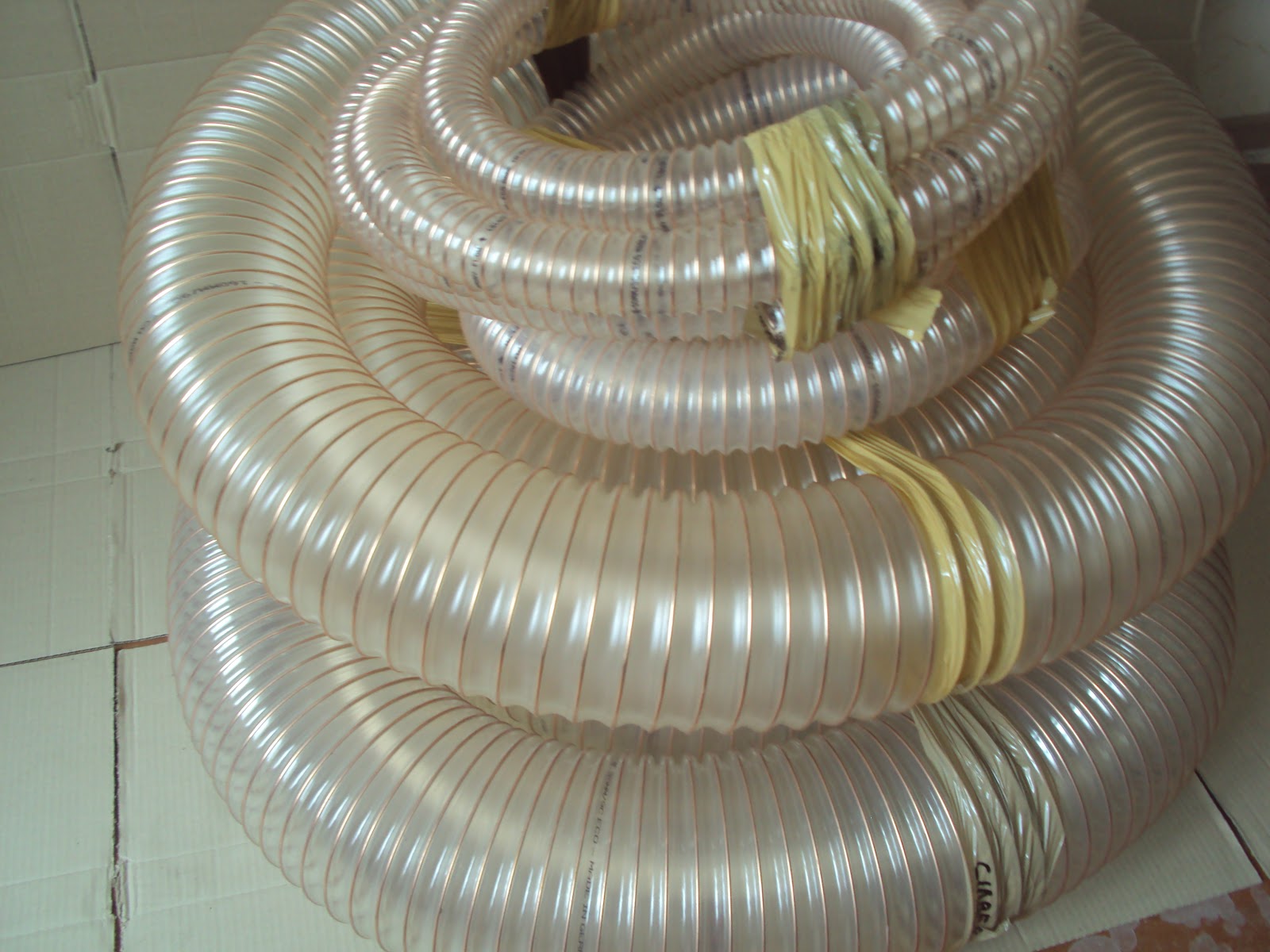 Гофра труба для аспирации 110 мм. Гибкий воздуховод fliben мм 100. Шланг для аспирации. Воздуховод гибкий uniflex. Ap463 шланг семяпровод.