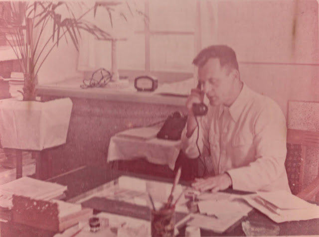 Петро Бойко в перший рік роботи на посаді директора Лохвицького педучилища (1958)