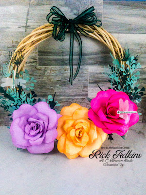 Learn how to make a summertime wreath that's filled with paper foliage and dragonflies.  Dragonfly Garden by Stampin' Up!