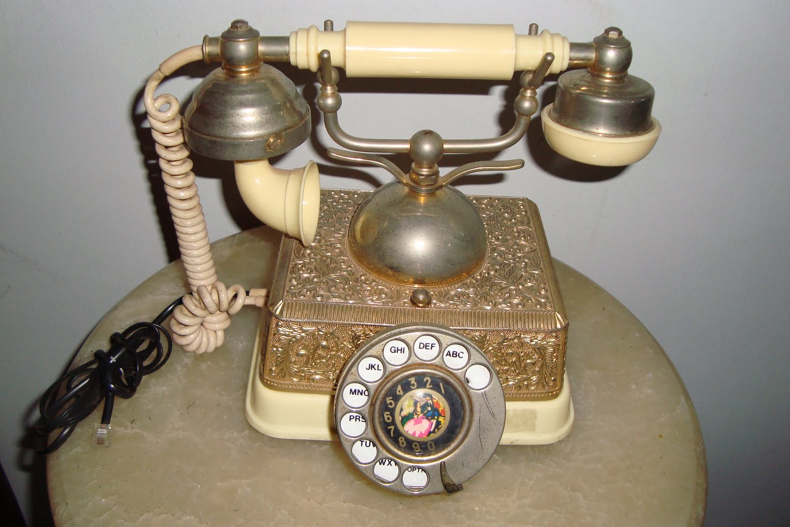 Учебный 5 телефон. Телефон 5 века. Телефонов рат-0,5. Harvest 5 Phone.