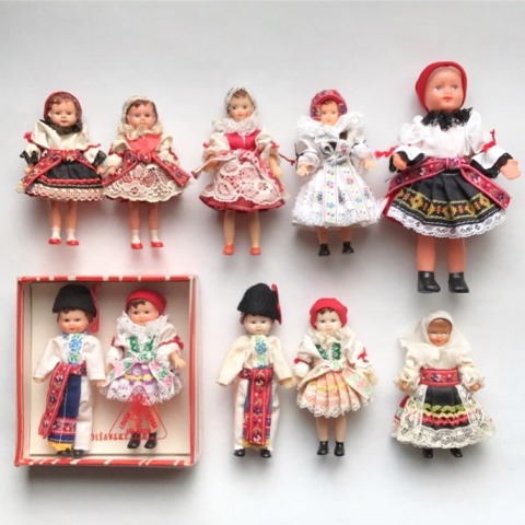ドイツ 東欧雑貨のrobin S Patch チェコの民族衣装のかわいい子たち