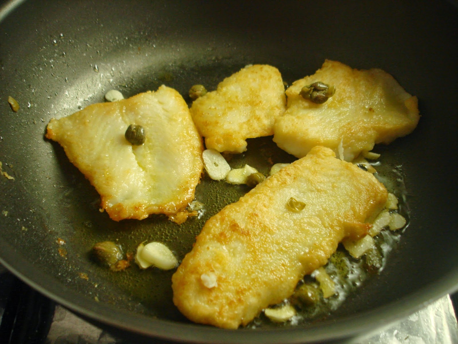 Doce Lar Tilápia e Salmão no azeite, com alho e alcaparras ou com