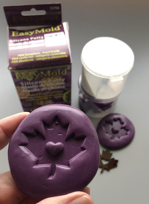 How to Make Your Own Silicone Mold for Resin Casting / The Beading Gem