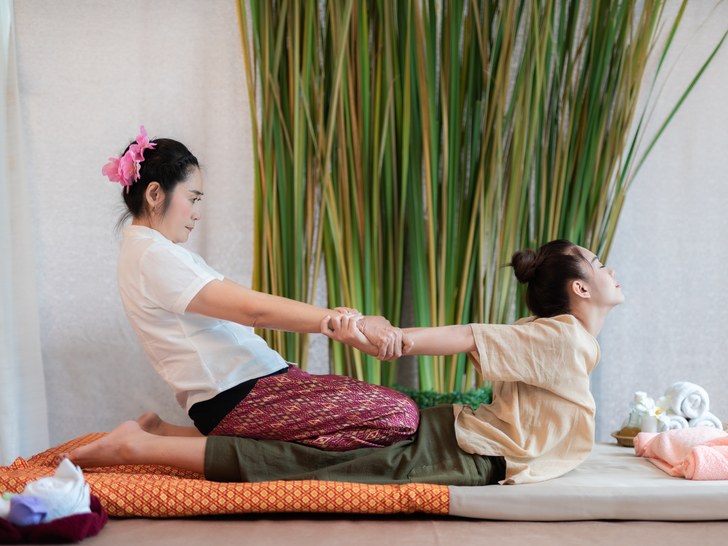 Mengenal Macam Jenis Pijat & Manfaatnya Untuk Kesehatan Thai Massage
