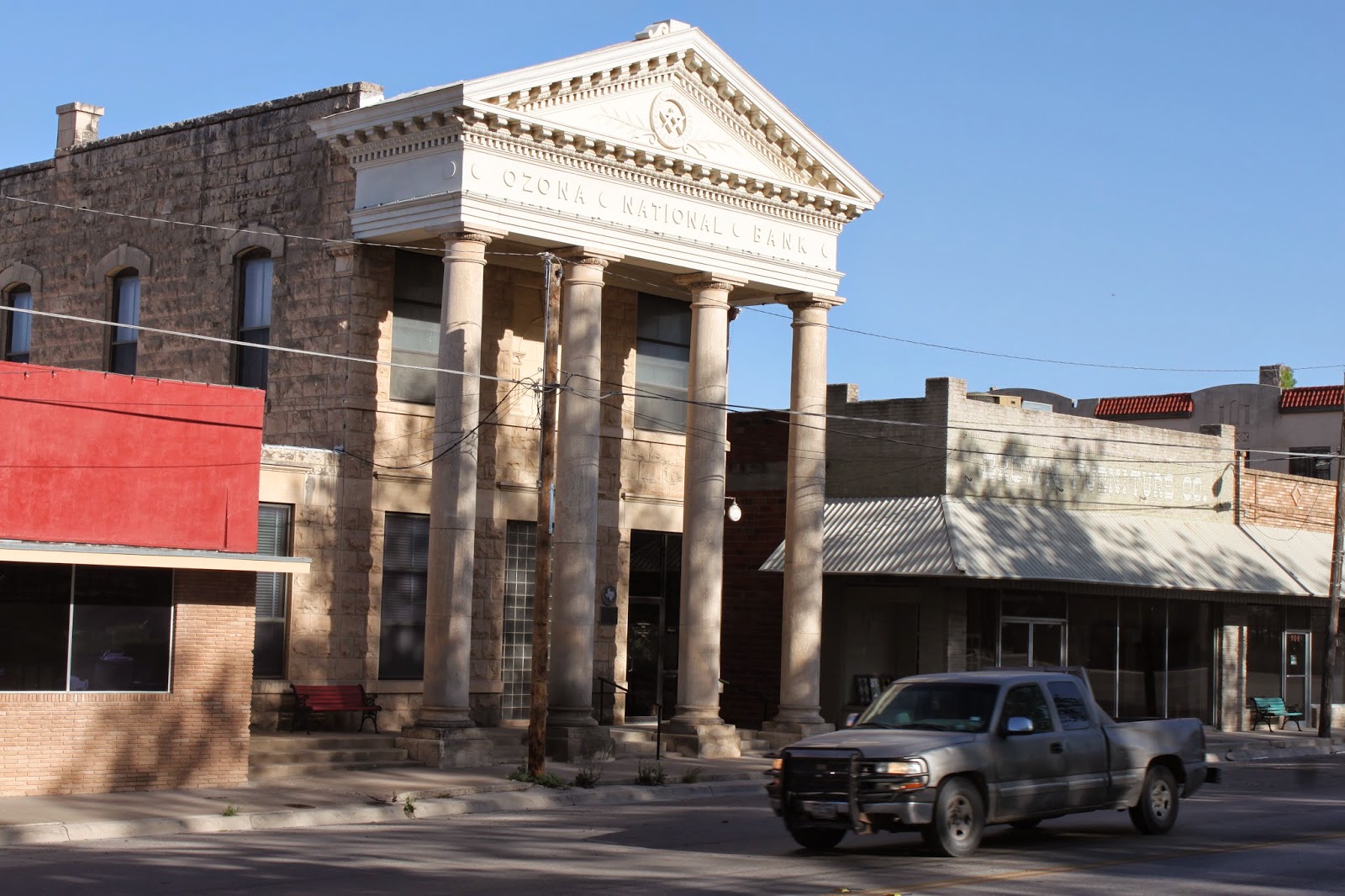 Arizonami Texas (8 ème jour) Ozona / Fort Stockton / Marfa / Alpine