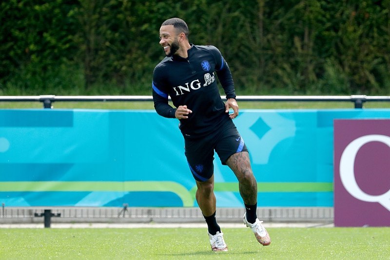 100% Free Memphis To Wear Euro 2020 Signature Of Former Supplier Under Armour - Footy