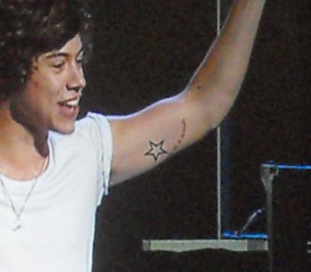 harry styles star tattoo