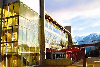 [Image: quest_uni1.jpg]