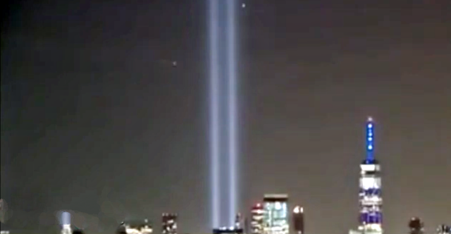 UFO News ~ Two UFO Seen Over New York City Tribute Lights On 911 plus MORE NYC%252C%2Bovni%252C%2Bomni%252C%2BNew%2BYork%2BCity%252C%2B%25E7%259B%25AE%25E6%2592%2583%25E3%2580%2581%25E3%2582%25A8%25E3%2582%25A4%25E3%2583%25AA%25E3%2582%25A2%25E3%2583%25B3%252C%2B%2BUFO%252C%2BUFOs%252C%2Bsighting%252C%2Bsightings%252C%2Balien%252C%2Baliens%252C%2BET%252C%2B911%252C%2B%2Barchaeology%252C%2Bastrobiology%252C%2Bpaleontology%252C%2Bwaarneming%252C%2Bvreemdelinge%252C%2B1