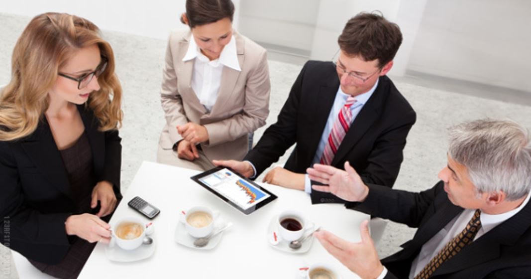 Вне работы я презентация. Работа вне предприятия. Работа вне предприятия. Оценка сотрудников. Hr сотрудник.