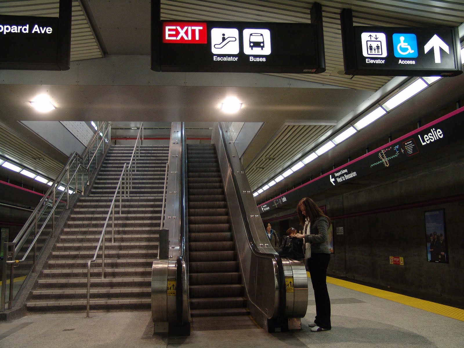 Peter's Photo Odyssey Leslie Station and their Artistic Touches p