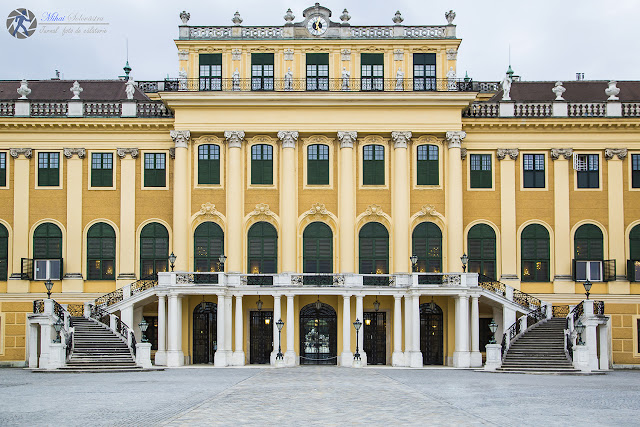 entrance-schonbrunn-palace