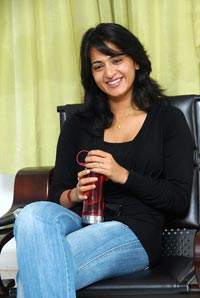 Smiling Beauty Anushka Shetty