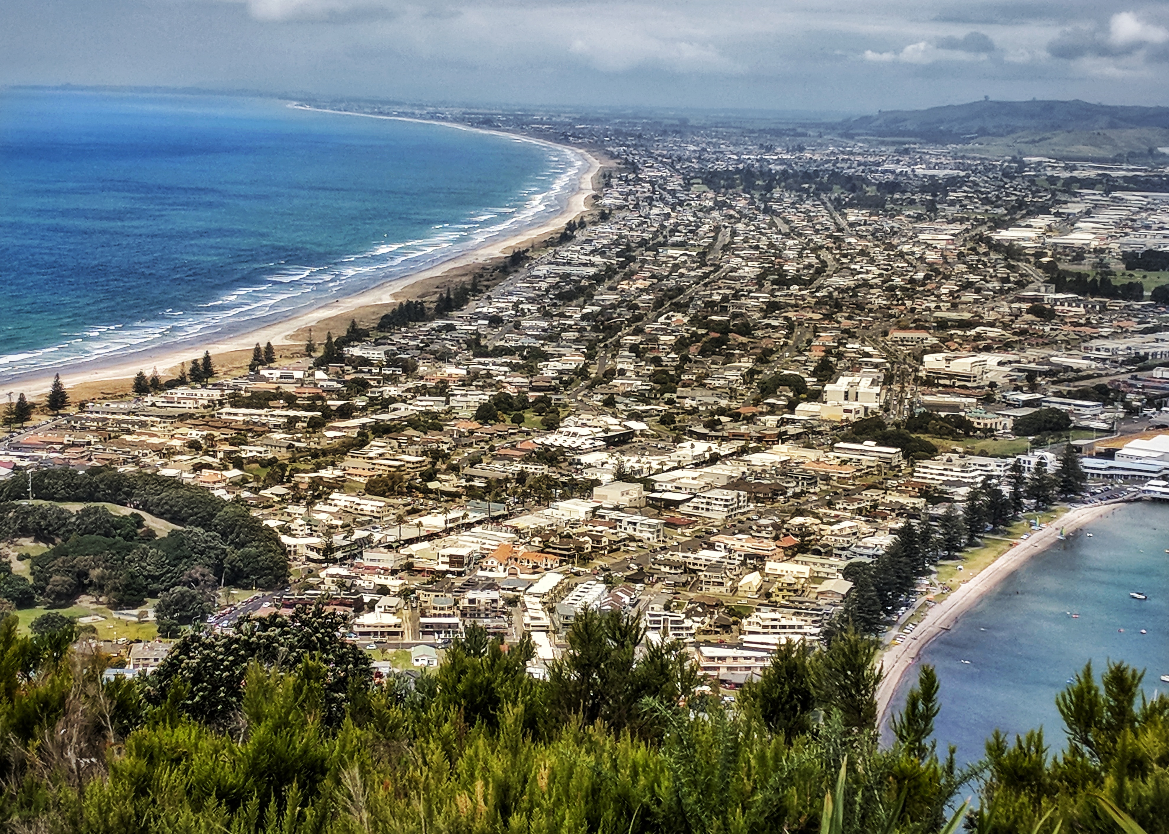 Mount Maunganui and Tauranga from the top of Mount Maunganui