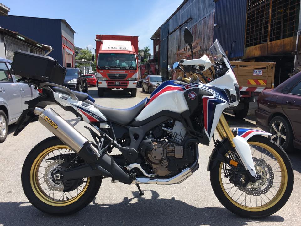 africa twin top box