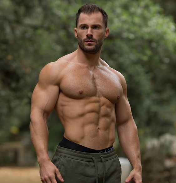 huge-strong-shirtless-muscle-hunk-daddy