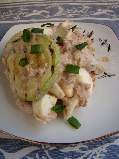 Salata de ton cu legume la gratar