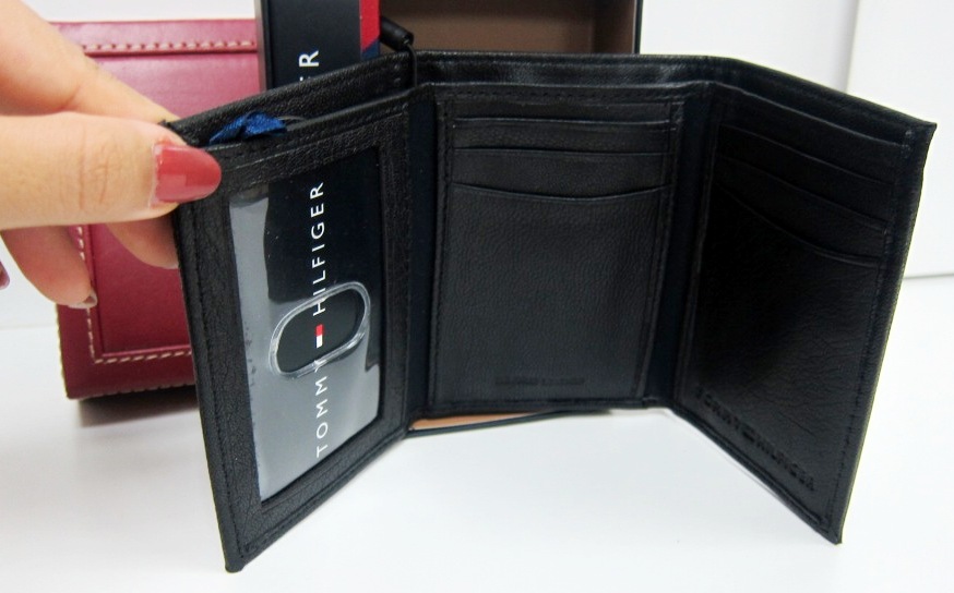 Tommy Hilfiger Tri-fold Leather Men&#39;s Wallet - Black