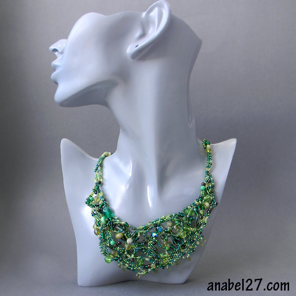 зеленое фриформ -колье из бисера freeform beaded necklace