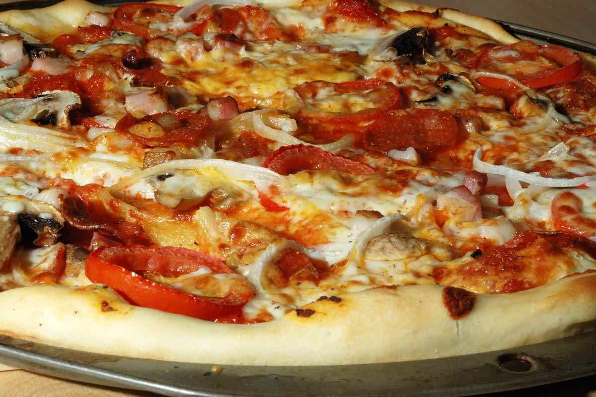 اكلات سوما طريقة عمل البيتزا الشيف حسن كمال عجينة البيتزا الصحيحة