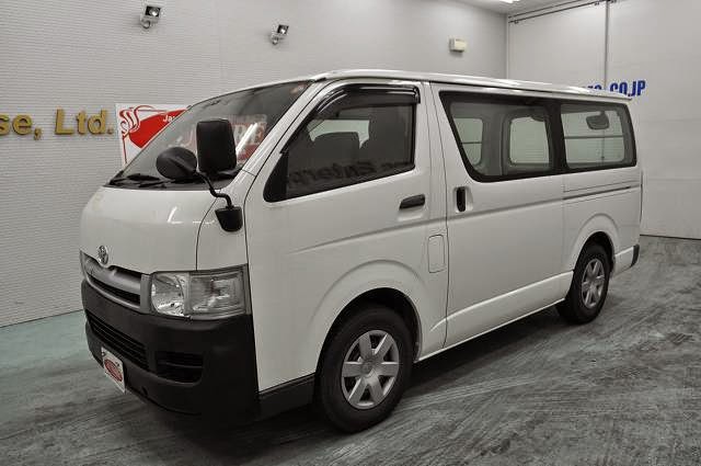 toyota hiace 2005 model for sale