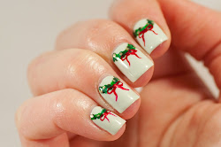 nail wreath christmas polish