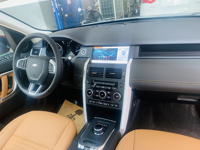 Mẫu 7 chỗ Discovery tại Việt Nam Gia Xe Oto Land Rover Discovery SPort HSE Luxury 2.0Lit Màu Đỏ Bao Nhiêu tiền