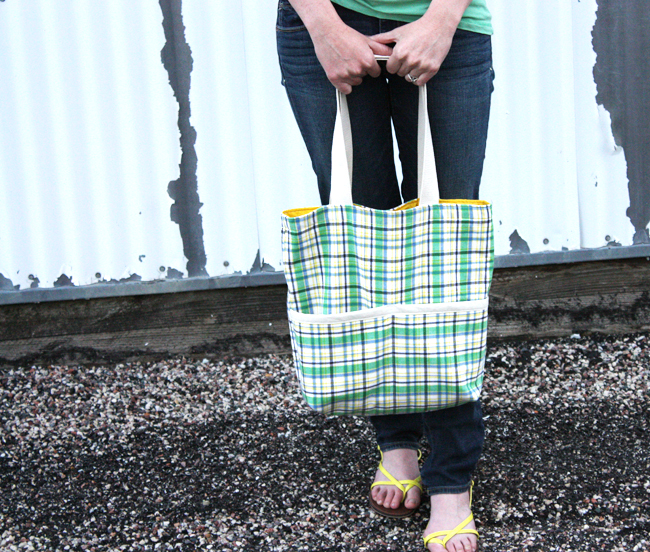 Grosgrain: Free Pattern Month Day 20 - Noodlehead: Summer Madras Tote