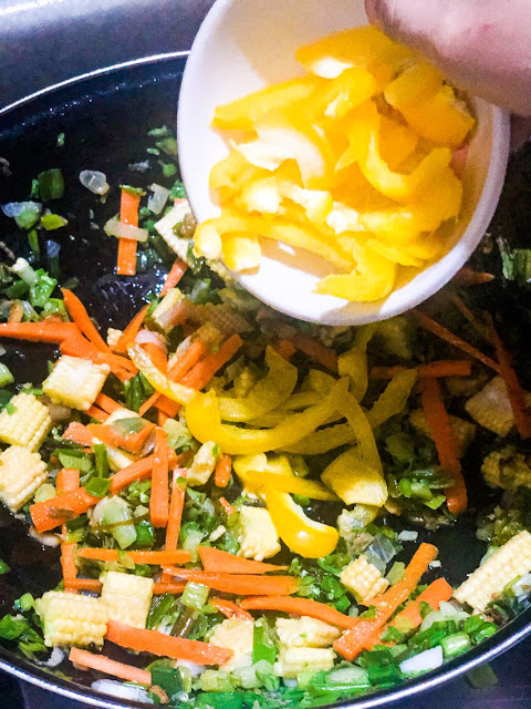 Hakka noodles recipe - How to make Vegetable Hakka Noddles Hakka noodles recipe - How to make Vegetable Hakka Noddles