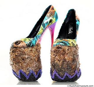 narrow streets of fashion: you say crazy shoes...