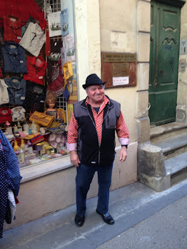 Shopkeeper modeling "Provence" colours.